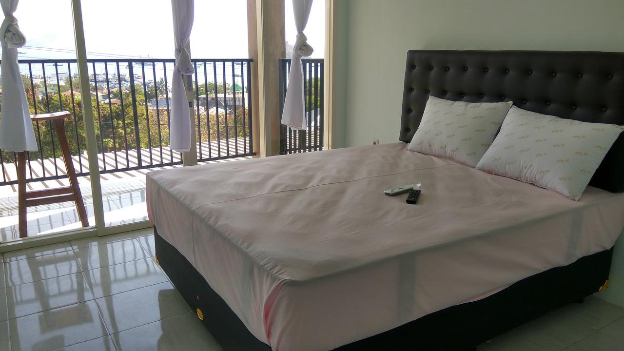 Mawar Hotel Labuan Bajo Exterior photo