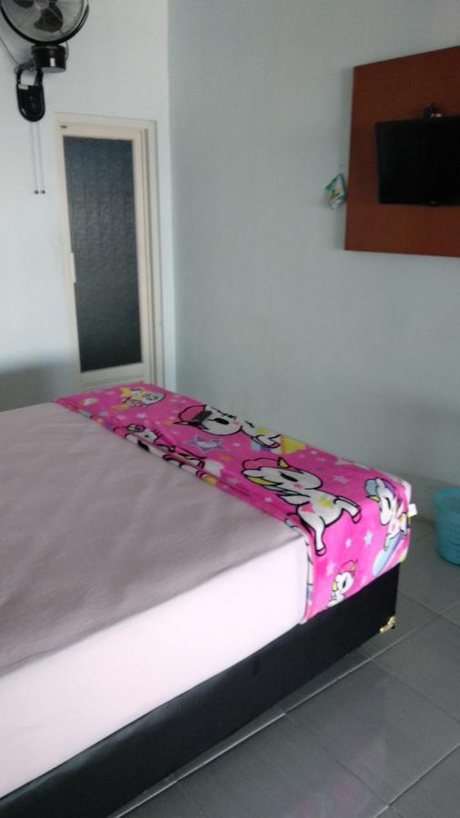 Mawar Hotel Labuan Bajo Exterior photo
